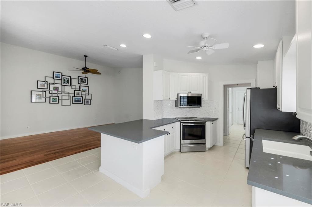 4155 Saint George Ln, Naples, FL 34119-7
