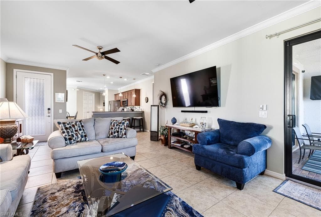 1511 Oceania Dr S, Naples, FL 34113-8