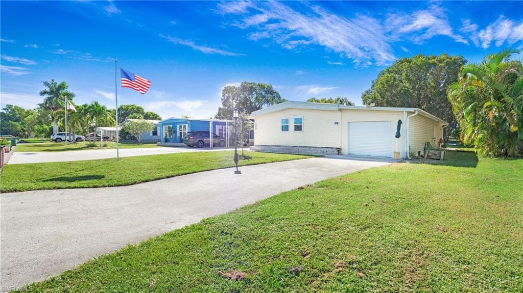 280 Indian Key Ln, Naples, FL 34114-1