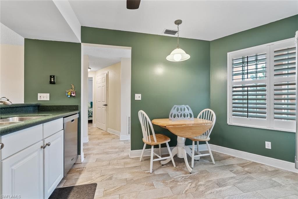 1070 Woodshire Ln E310, Naples, FL 34105-8