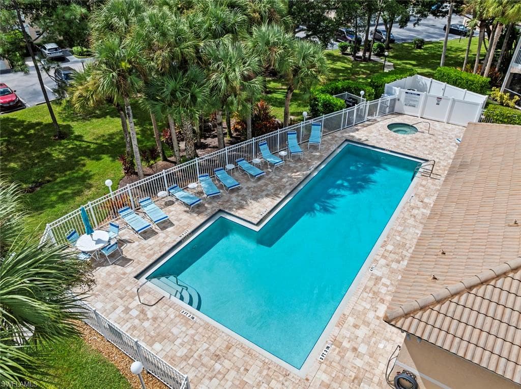 1070 Woodshire Ln E310, Naples, FL 34105-34