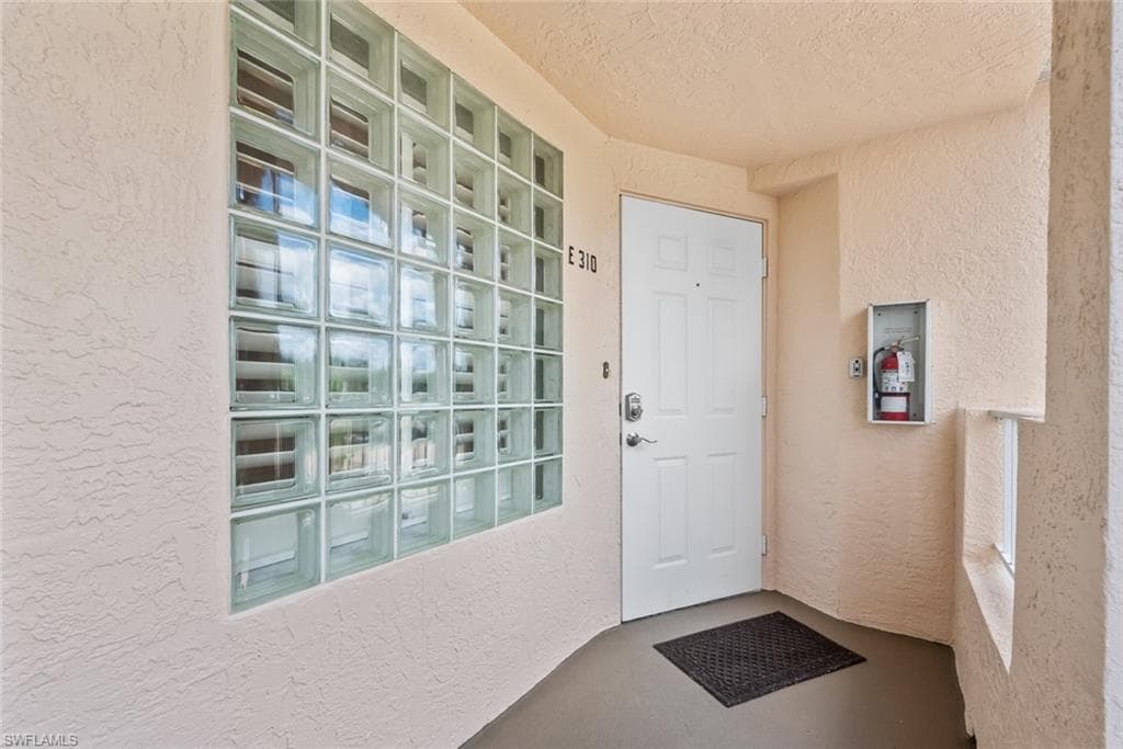 1070 Woodshire Ln E310, Naples, FL 34105-4