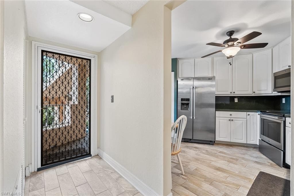 1070 Woodshire Ln E310, Naples, FL 34105-5