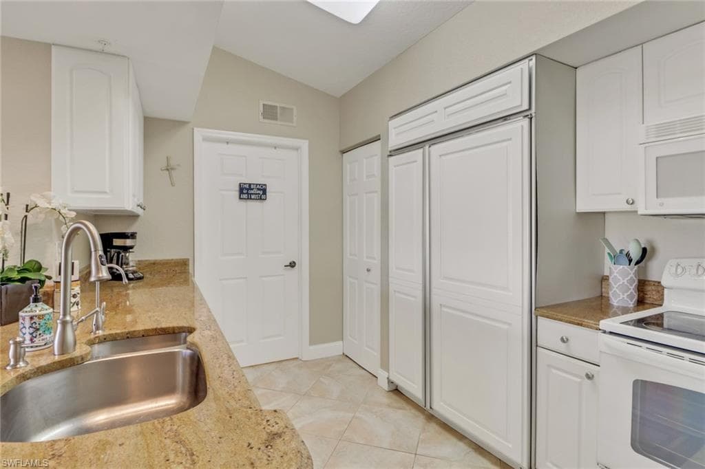 4680 Saint Croix Ln 537, Naples, FL 34109-11
