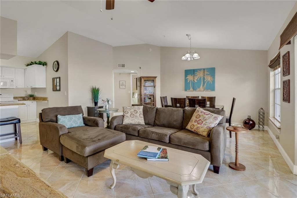 4680 Saint Croix Ln 537, Naples, FL 34109-5