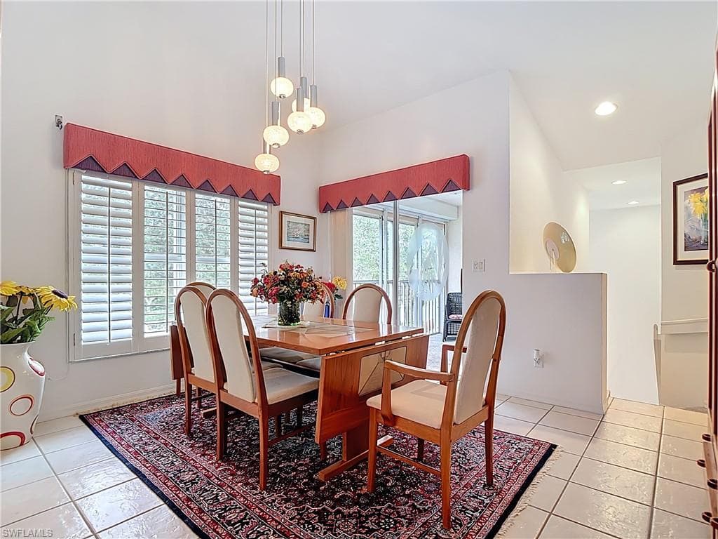 5300 Andover Dr 202, Naples, FL 34110-12