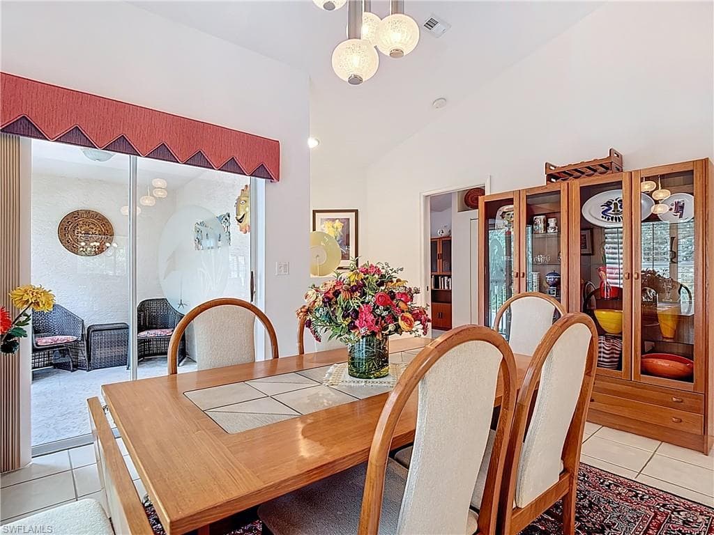 5300 Andover Dr 202, Naples, FL 34110-14