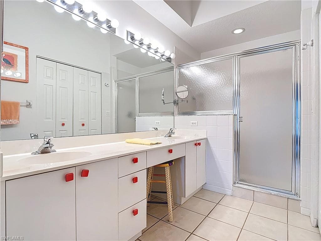 5300 Andover Dr 202, Naples, FL 34110-19