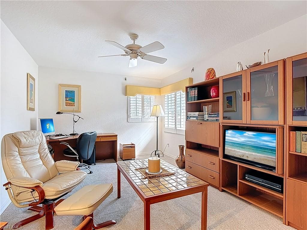 5300 Andover Dr 202, Naples, FL 34110-20