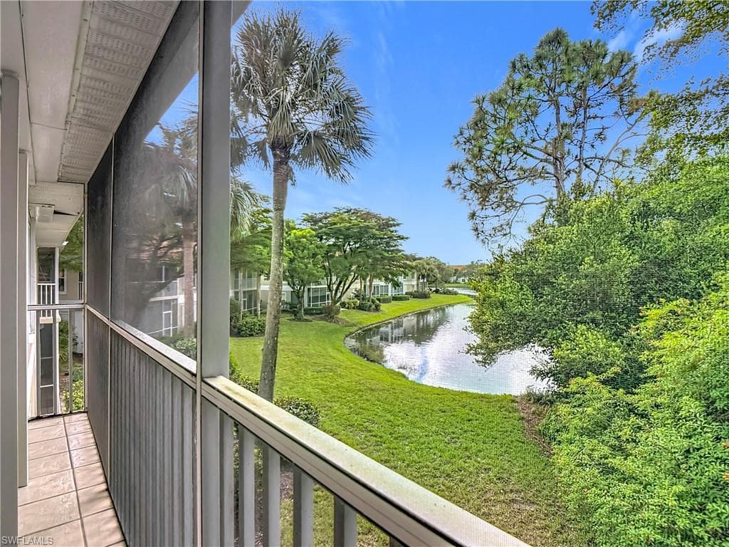5300 Andover Dr 202, Naples, FL 34110-25