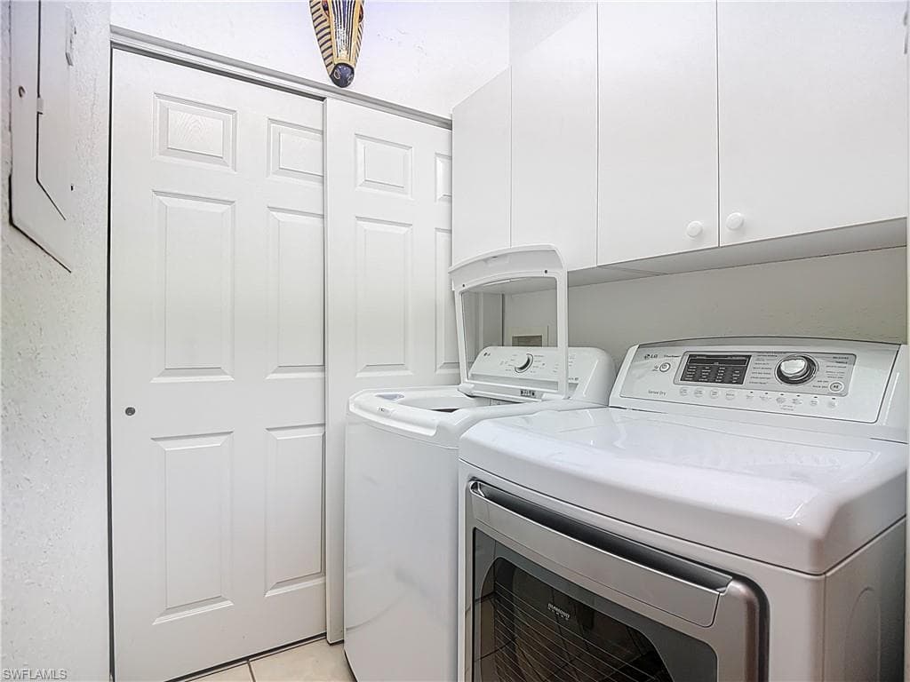 5300 Andover Dr 202, Naples, FL 34110-26