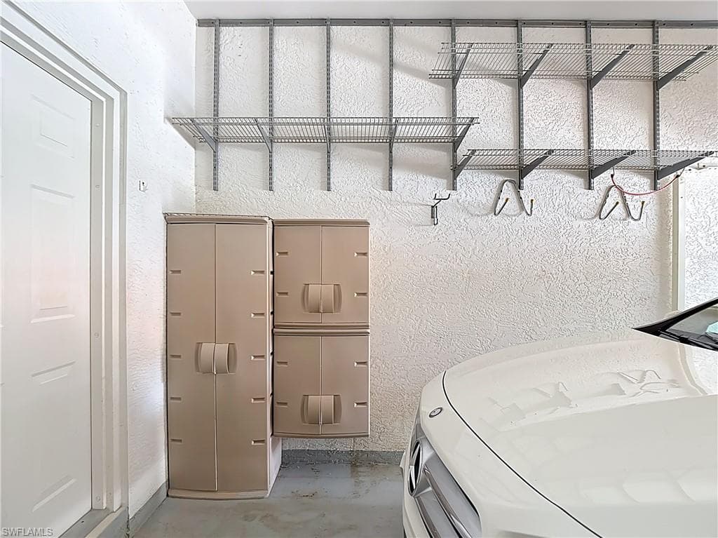 5300 Andover Dr 202, Naples, FL 34110-31