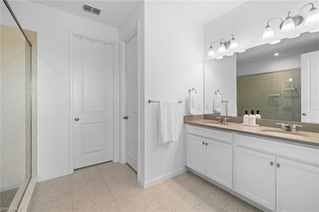 4607 Arboretum Cir 202, Naples, FL 34112-23