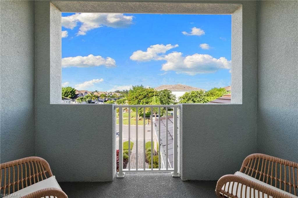 4607 Arboretum Cir 202, Naples, FL 34112-34
