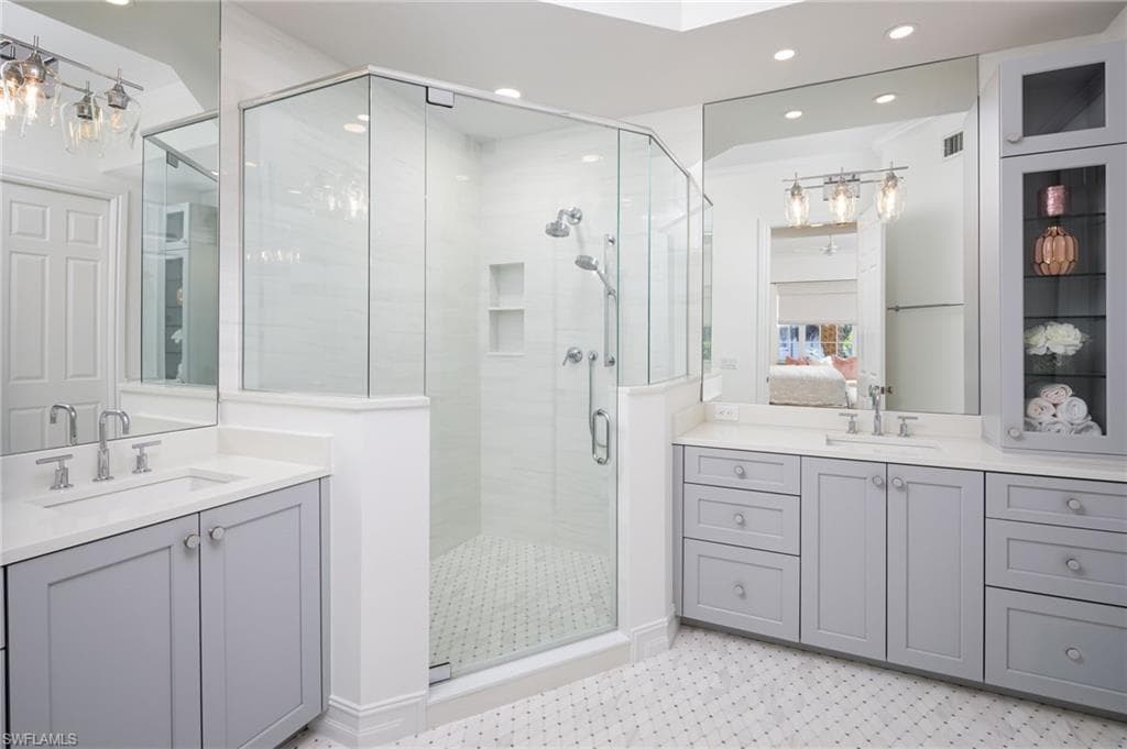 815 Bentwater Cir 101, Naples, FL 34108-11