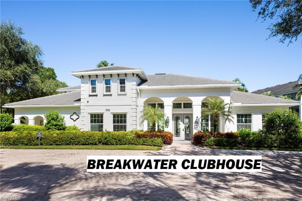 815 Bentwater Cir 101, Naples, FL 34108-20