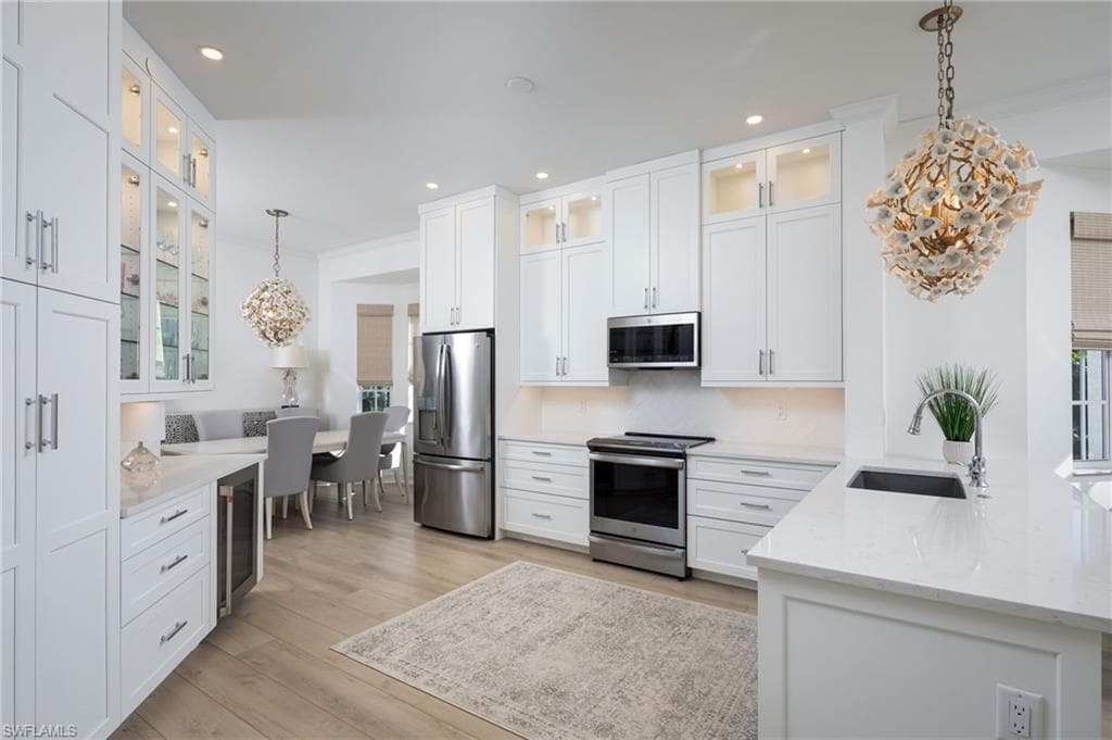 815 Bentwater Cir 101, Naples, FL 34108-3
