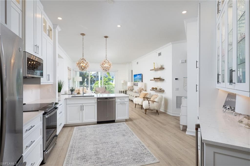 815 Bentwater Cir 101, Naples, FL 34108-5