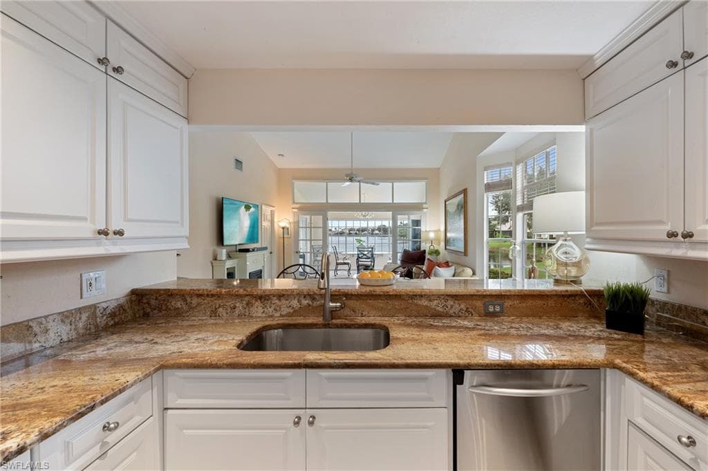 6600 Ilex Cir, Naples, FL 34109-11