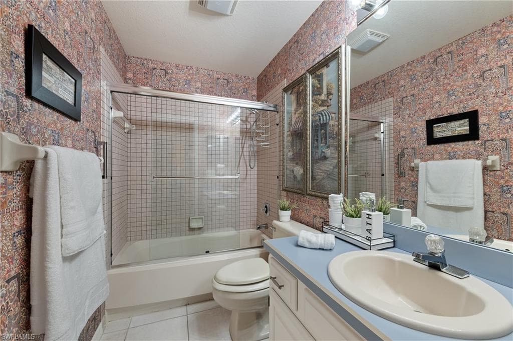 6600 Ilex Cir, Naples, FL 34109-21