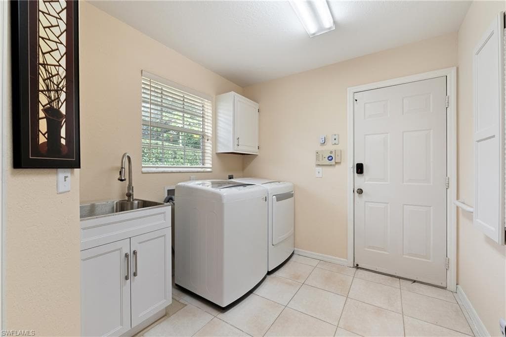 6600 Ilex Cir, Naples, FL 34109-26