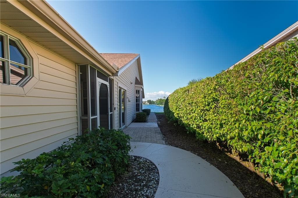 6600 Ilex Cir, Naples, FL 34109-28