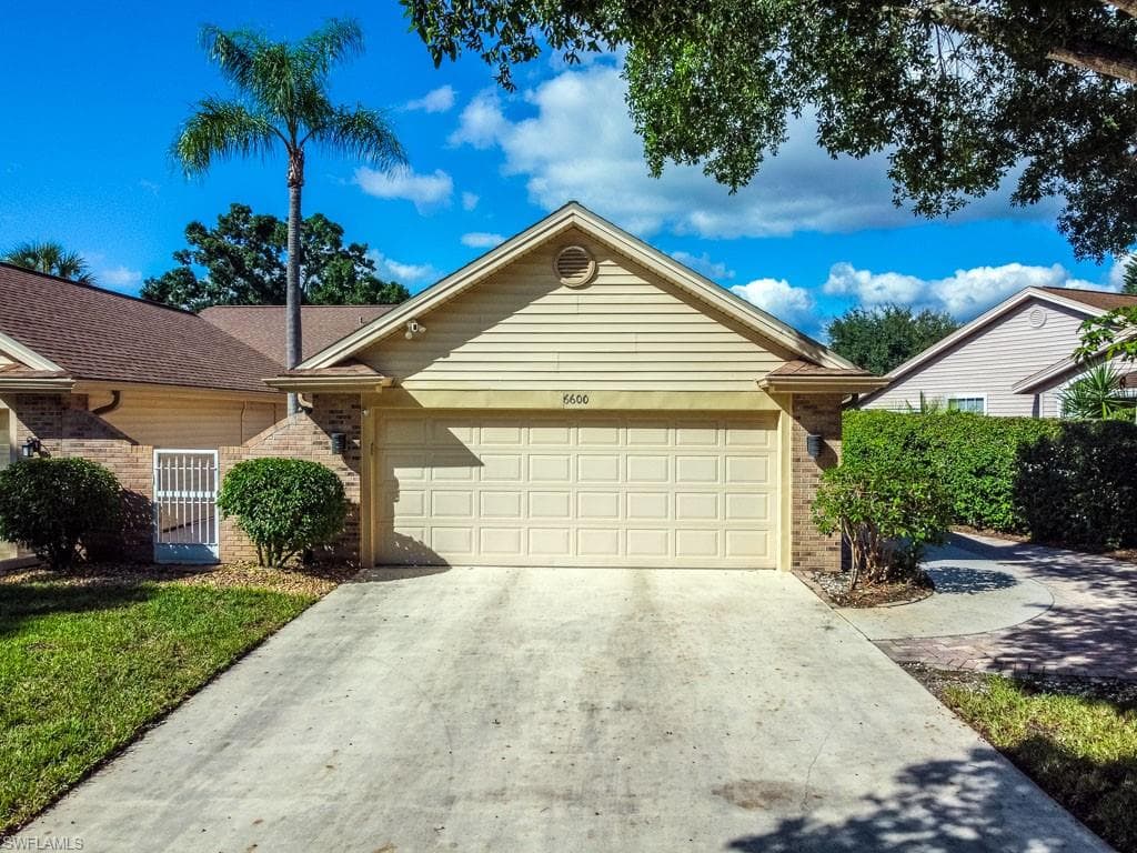 6600 Ilex Cir, Naples, FL 34109-29