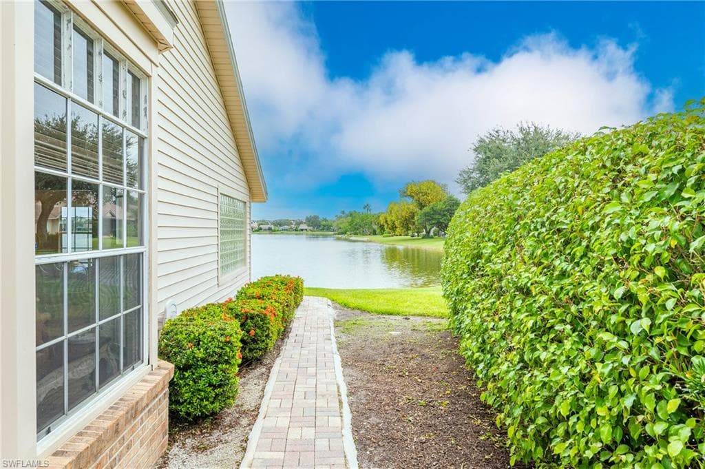 6600 Ilex Cir, Naples, FL 34109-30