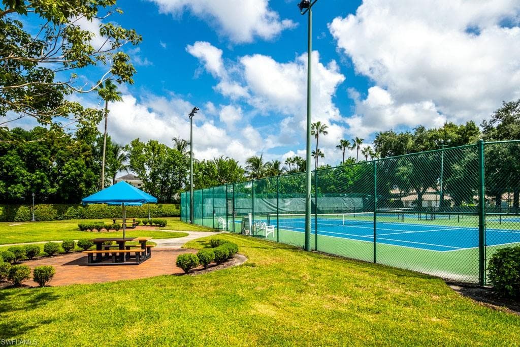 6600 Ilex Cir, Naples, FL 34109-36