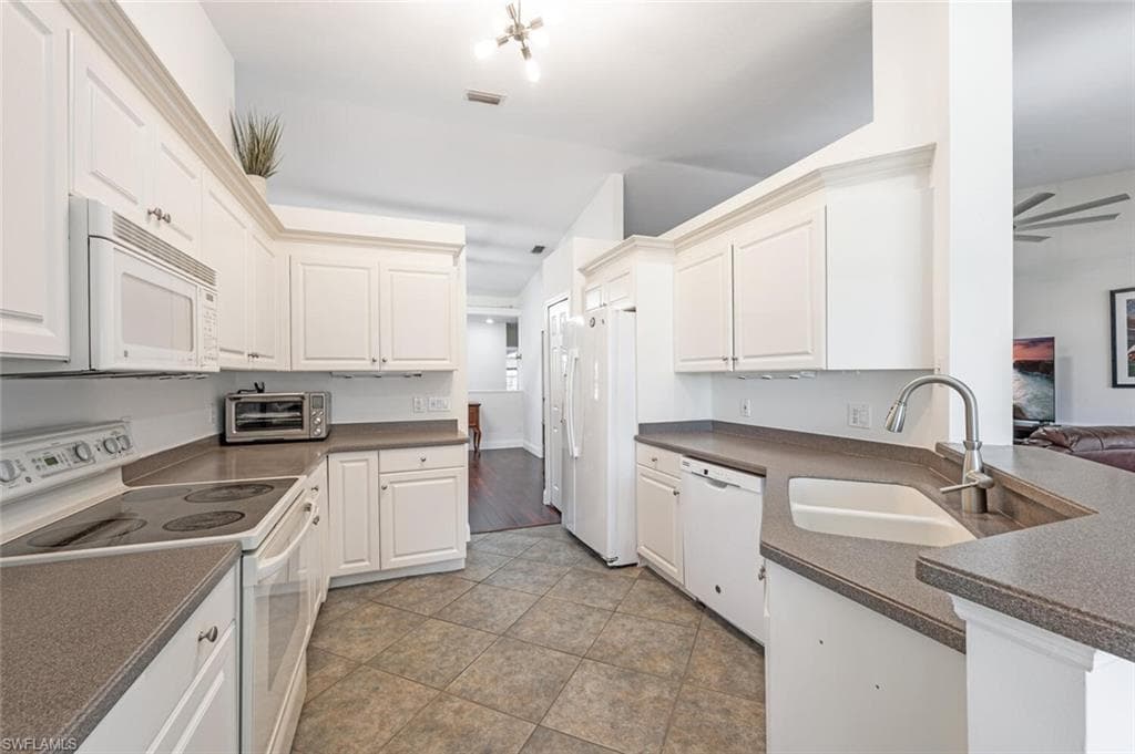 5908 Three Iron Dr 2204, Naples, FL 34110-13