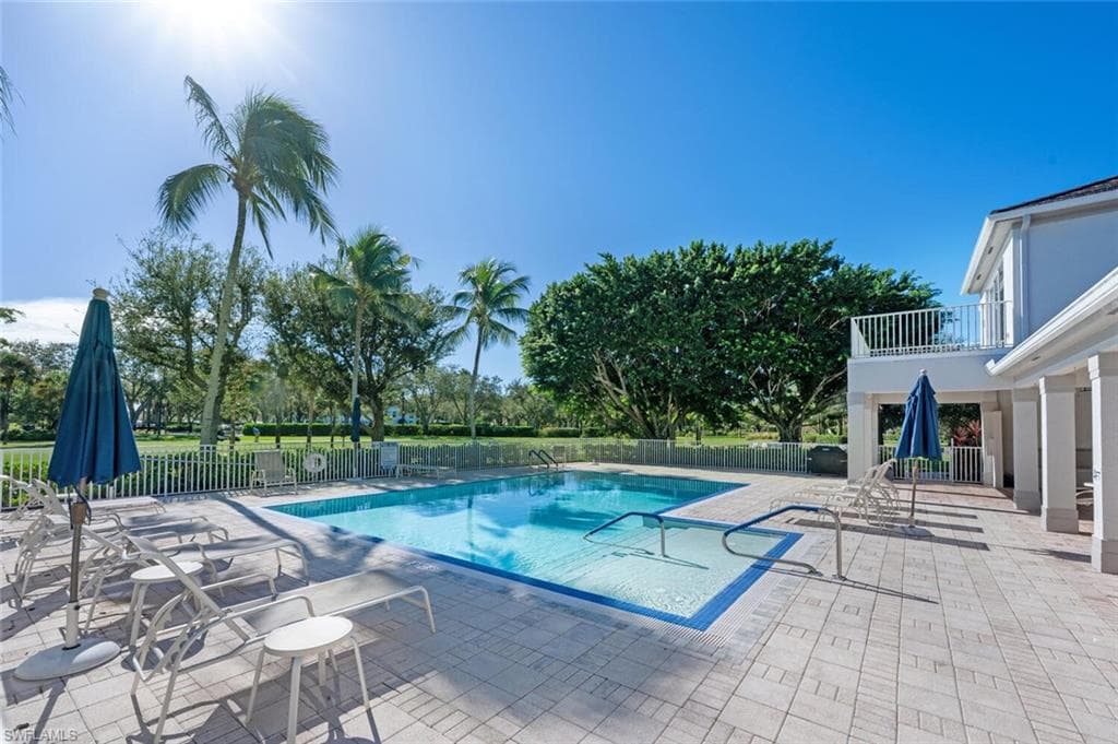 5908 Three Iron Dr 2204, Naples, FL 34110-42