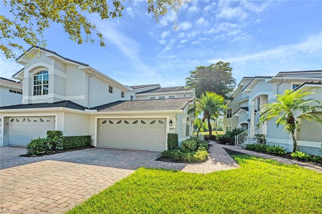 5908 Three Iron Dr 2204, Naples, FL 34110-3