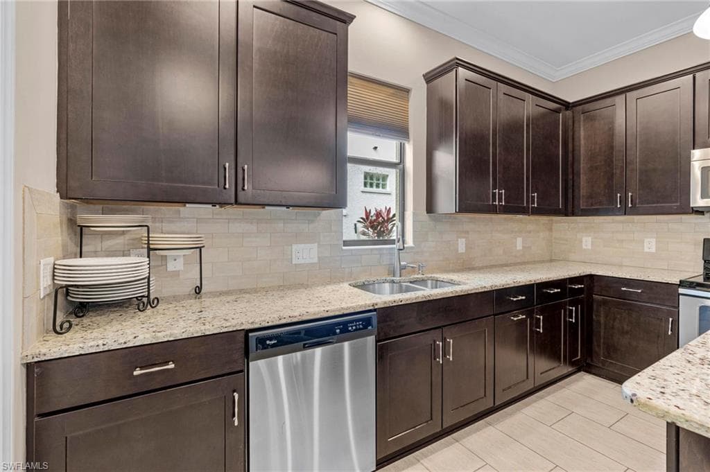 1300 Kendari Ter, Naples, FL 34113-11