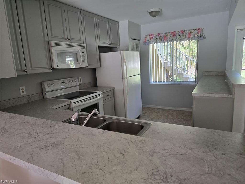 5622 Woodmere Lake Cir B102, Naples, FL 34112-3