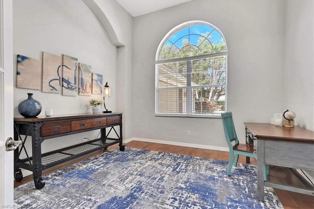 1140 10th Ave N, Naples, FL 34102-8