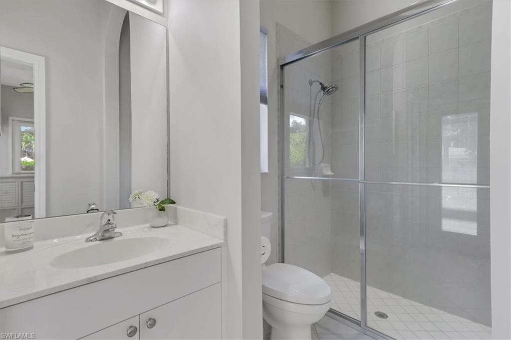 1140 10th Ave N, Naples, FL 34102-29