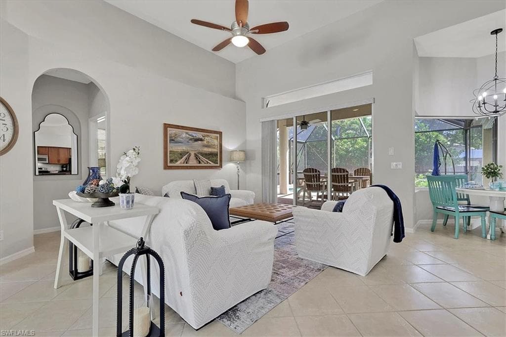 1140 10th Ave N, Naples, FL 34102-4