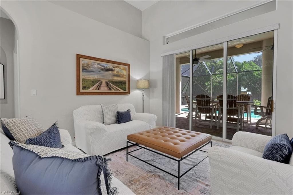 1140 10th Ave N, Naples, FL 34102-5