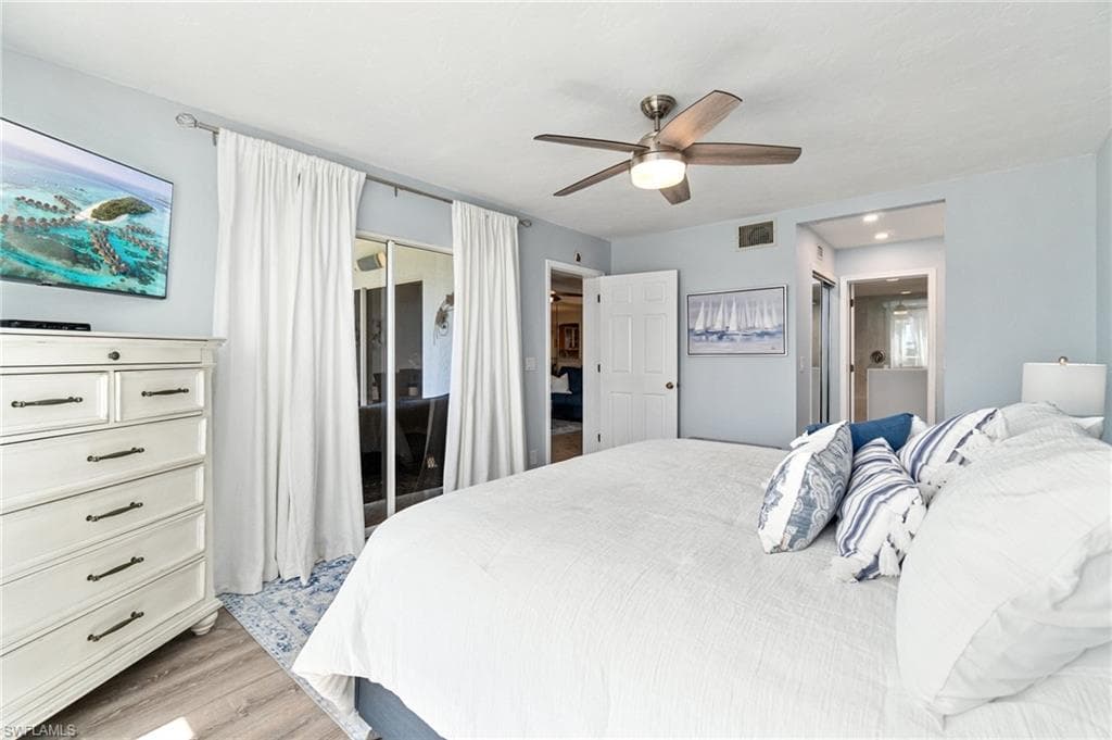 340 Horse Creek Dr 403, Naples, FL 34110-12