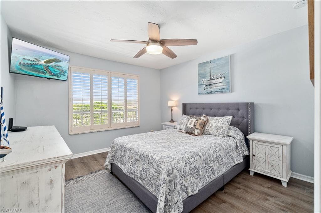 340 Horse Creek Dr 403, Naples, FL 34110-14