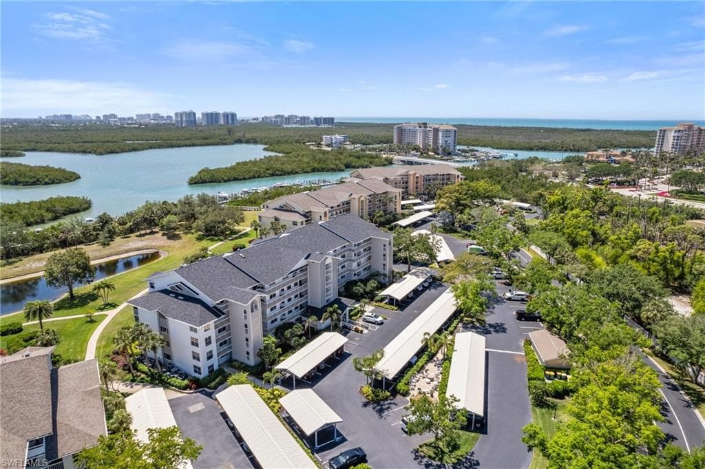 340 Horse Creek Dr 403, Naples, FL 34110-20