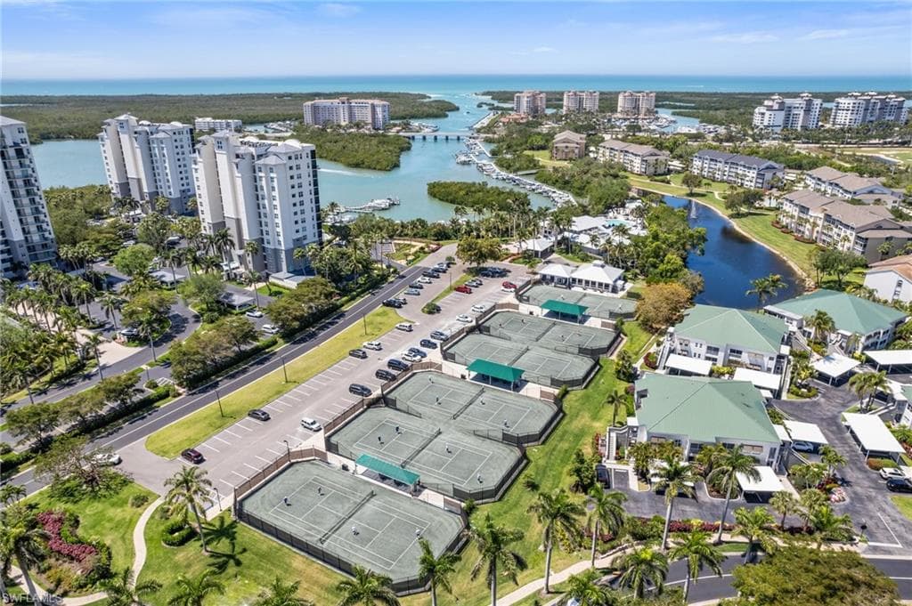 340 Horse Creek Dr 403, Naples, FL 34110-23