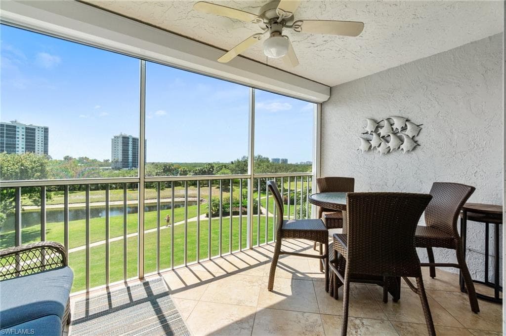 340 Horse Creek Dr 403, Naples, FL 34110-2