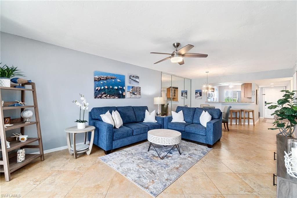 340 Horse Creek Dr 403, Naples, FL 34110-3