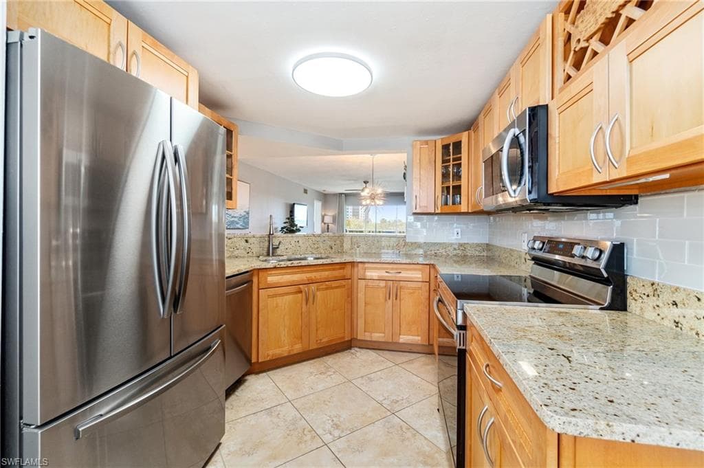 340 Horse Creek Dr 403, Naples, FL 34110-5