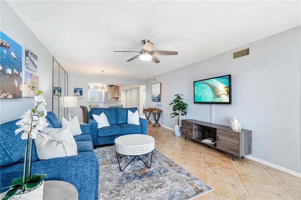 340 Horse Creek Dr 403, Naples, FL 34110-7