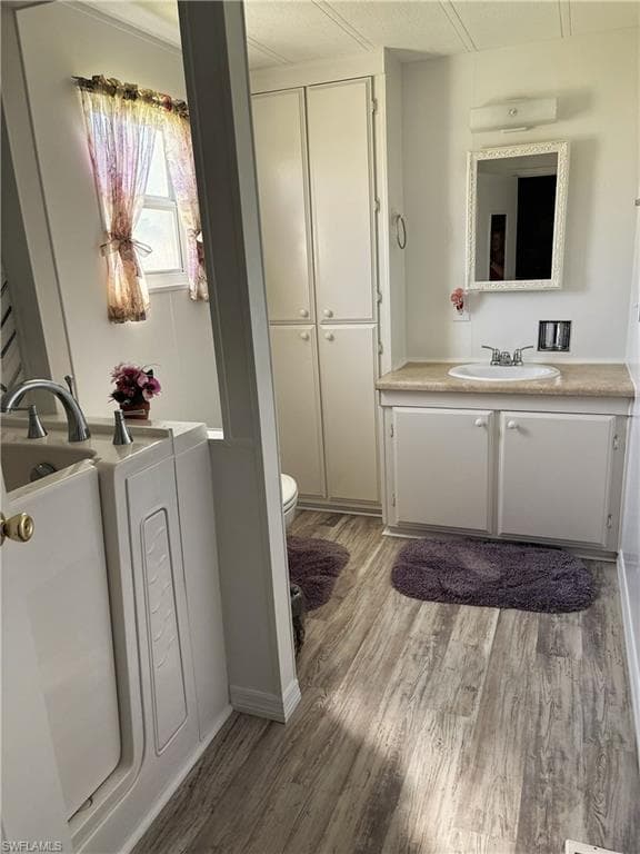 739 Leisure Ln, North Fort Myers, FL 33917-8