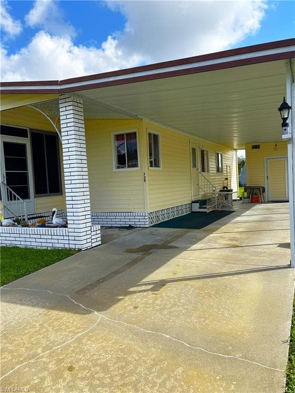 739 Leisure Ln, North Fort Myers, FL 33917-2