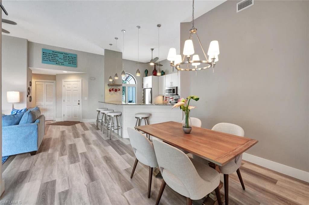 583 Beachwalk Cir Q-203, Naples, FL 34108-8