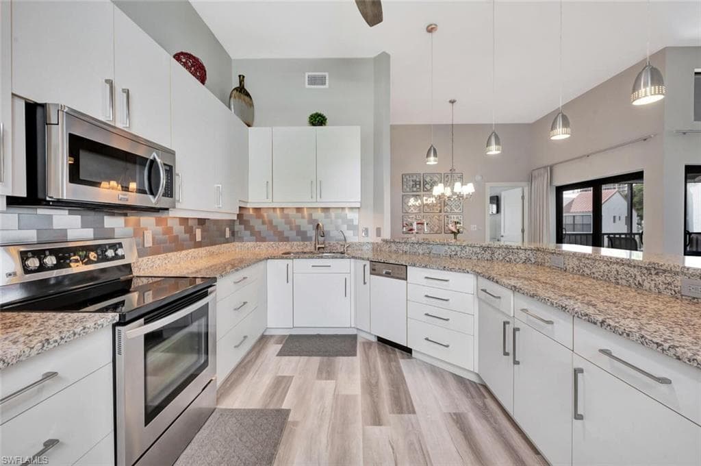 583 Beachwalk Cir Q-203, Naples, FL 34108-11